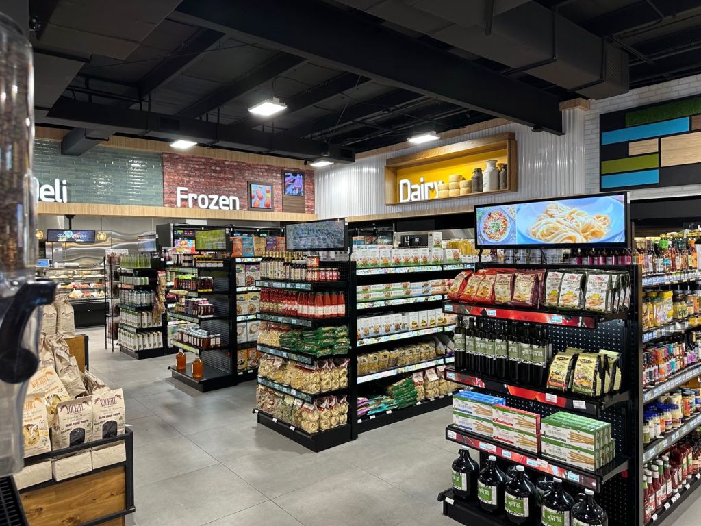 shelf edge LCD display for retail store